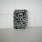 Bricka Virvla 20x27 cm svart/vit