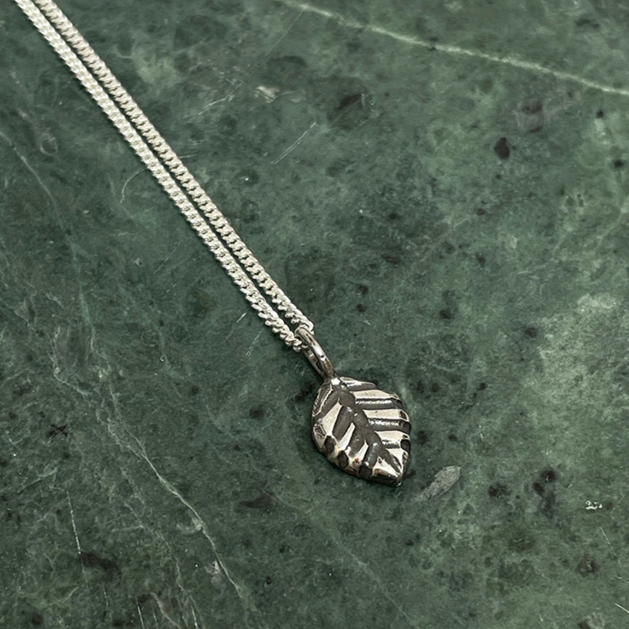 Halsband Leafy